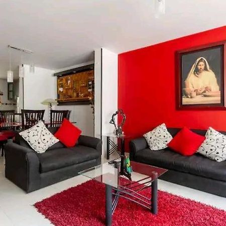 Alojamiento "Como En Casa" Cerca Al Aeropuerto!! Bogotá Eksteriør bilde